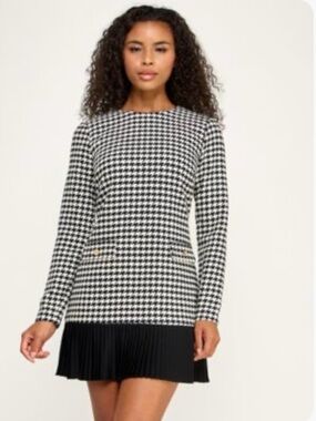 Seni & Cade black houndstooth pleated hem dress